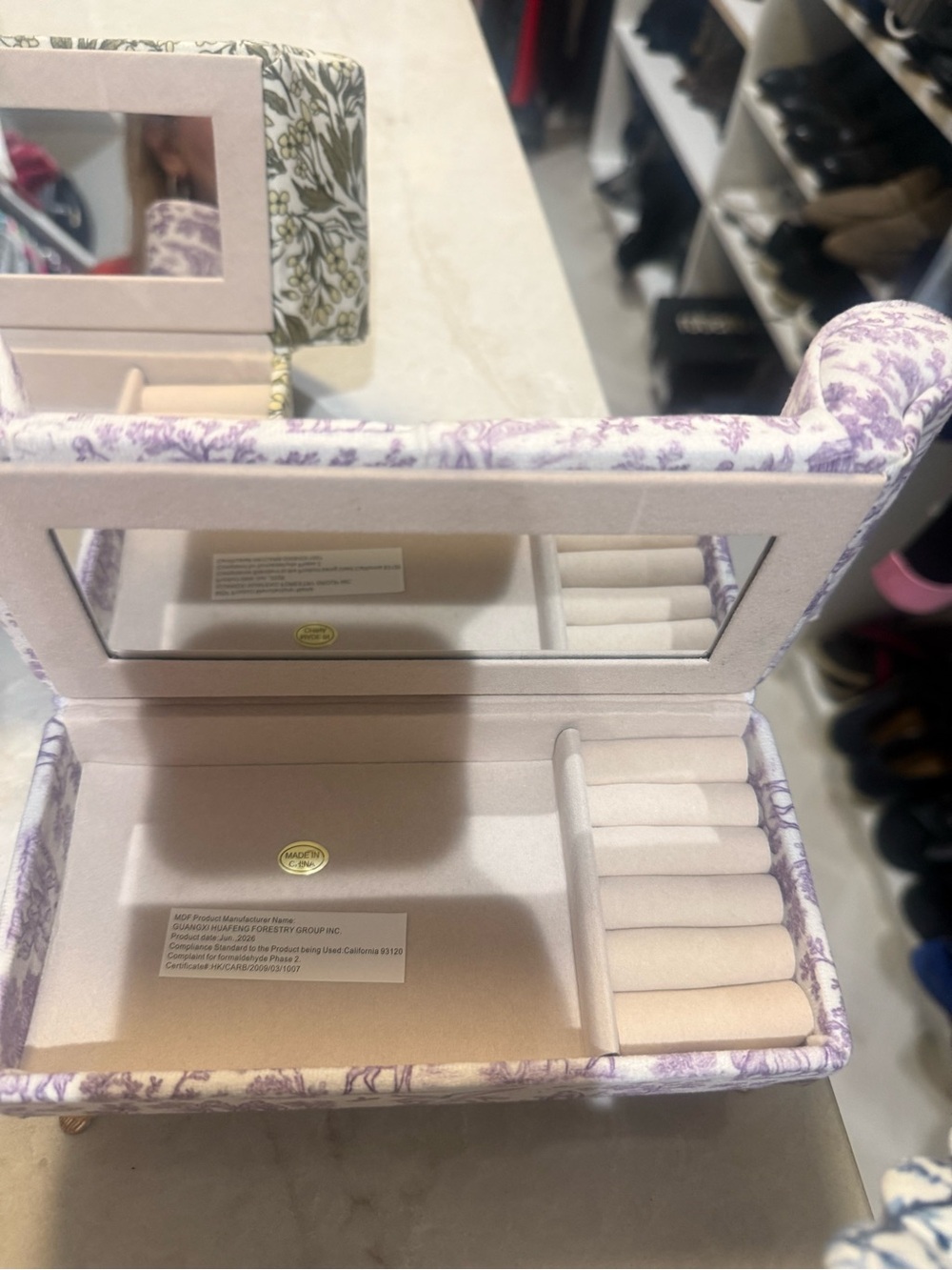 Jewelry box small couches with mirror rings and jewelry holder inside New pick 1 - Picture 10 of 10